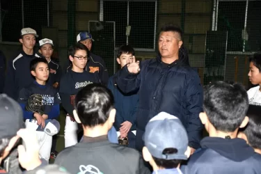 【硬式野球部】本学OBの細川亨さんが野球教室をしました！！
