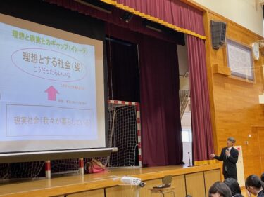 【総合経営学部】青森西高等学校にて、探究活動に関する講演を実施しました